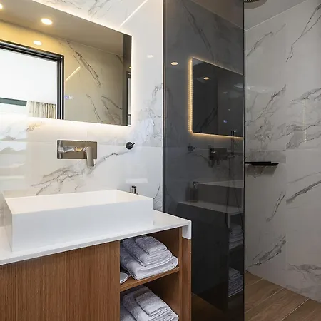 Versante Rousso - Modern Living In Nature's Embrace By Etouri Villa *