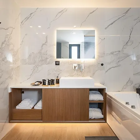 Versante Rousso - Modern Living In Nature's Embrace By Etouri Villa